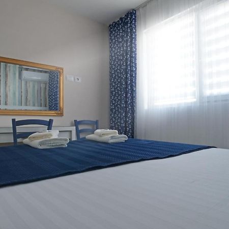 Blue Eye Apartment Sarandë Buitenkant foto