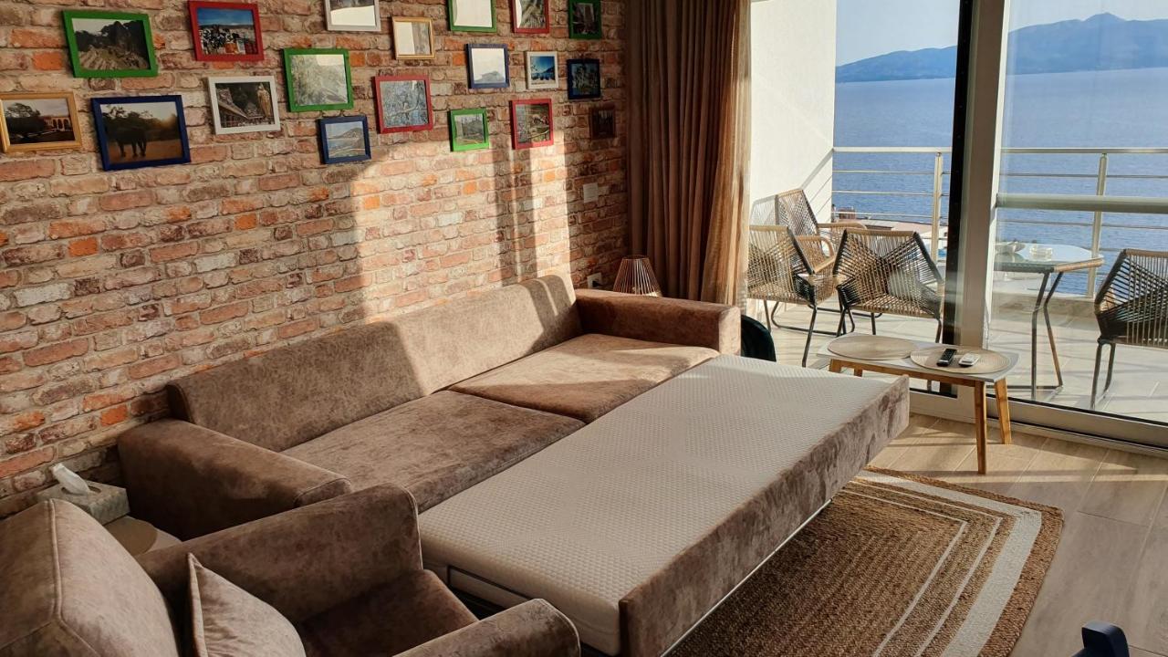 Blue Eye Apartment Sarandë Buitenkant foto