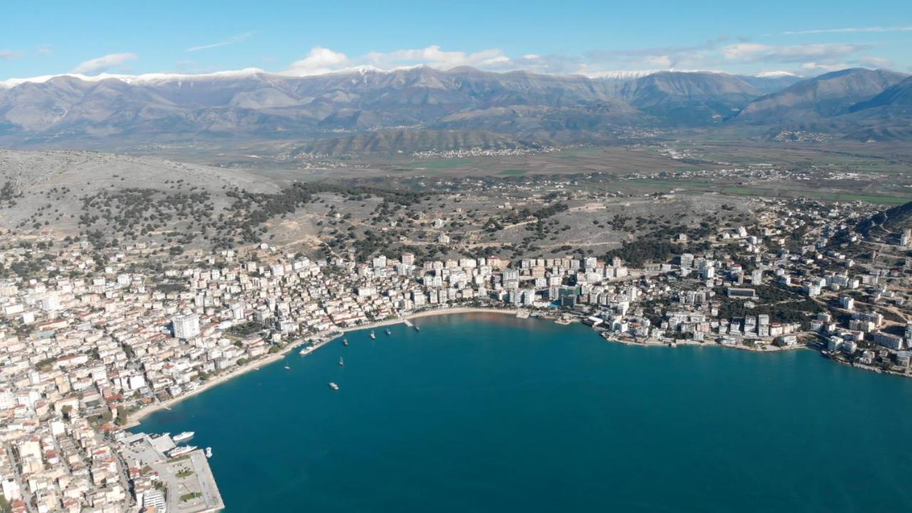 Blue Eye Apartment Sarandë Buitenkant foto