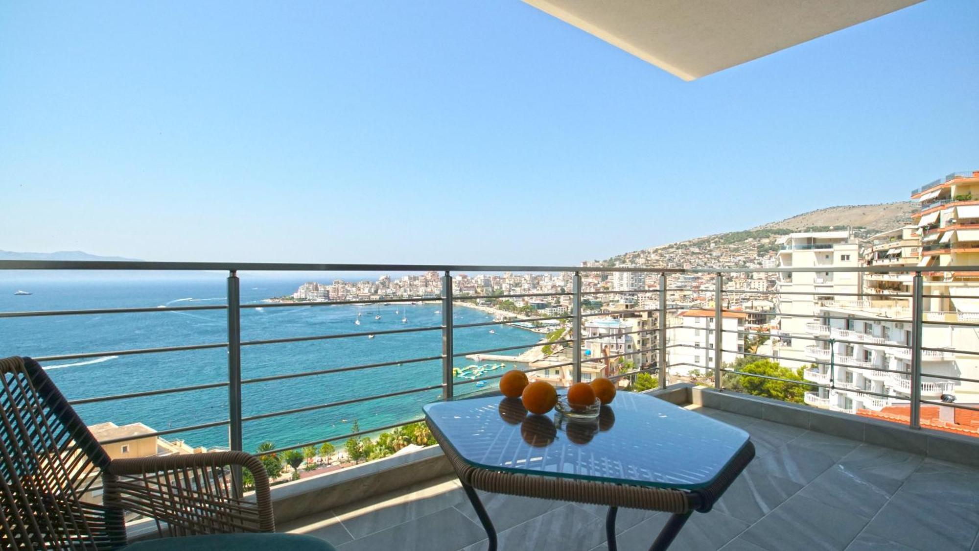 Blue Eye Apartment Sarandë Buitenkant foto